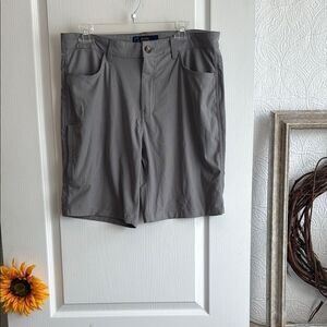 Regal Exchange Gray Men's Shorts - 34 - Good Condition